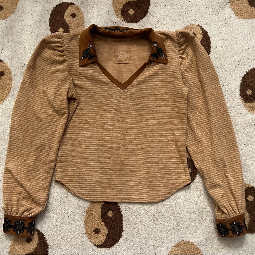Double D Ranch Tan Ribbed V-Neck Top with Beaded Collar and Cuffs